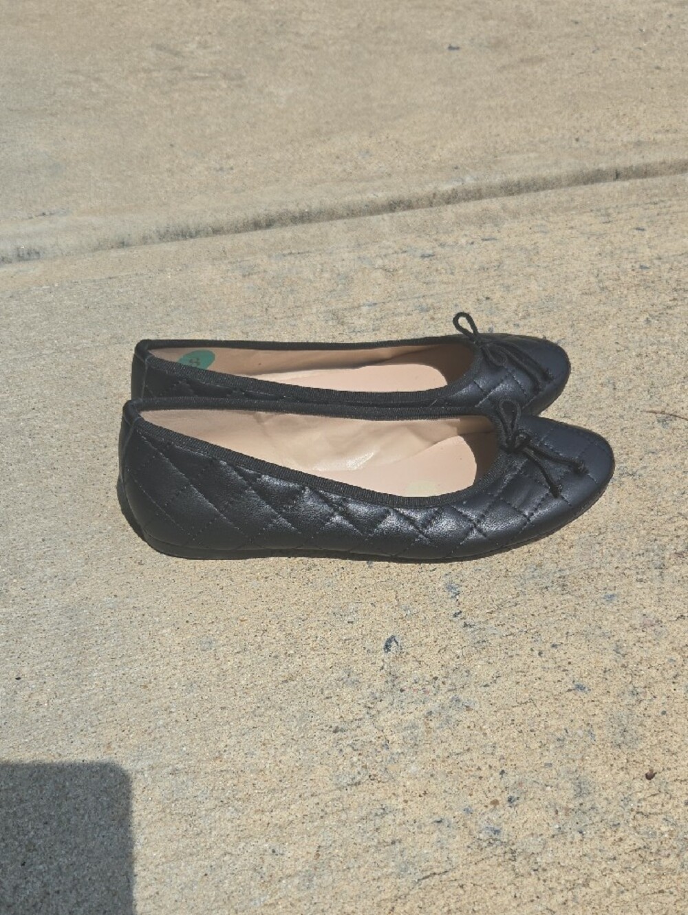 Bertuchi Quilted Black Leather Ballet Flats